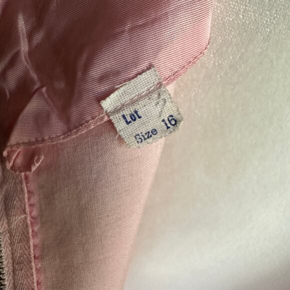 60's VINTAGE | Pink Sheath Cocktail Dress with Jeweled Lace Sleeves | Size 10 - Picture 6 of 6